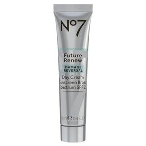 N°7 Future Renew Day Cream SPF 25